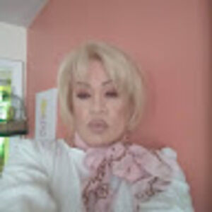 Meet your Posher, Perla